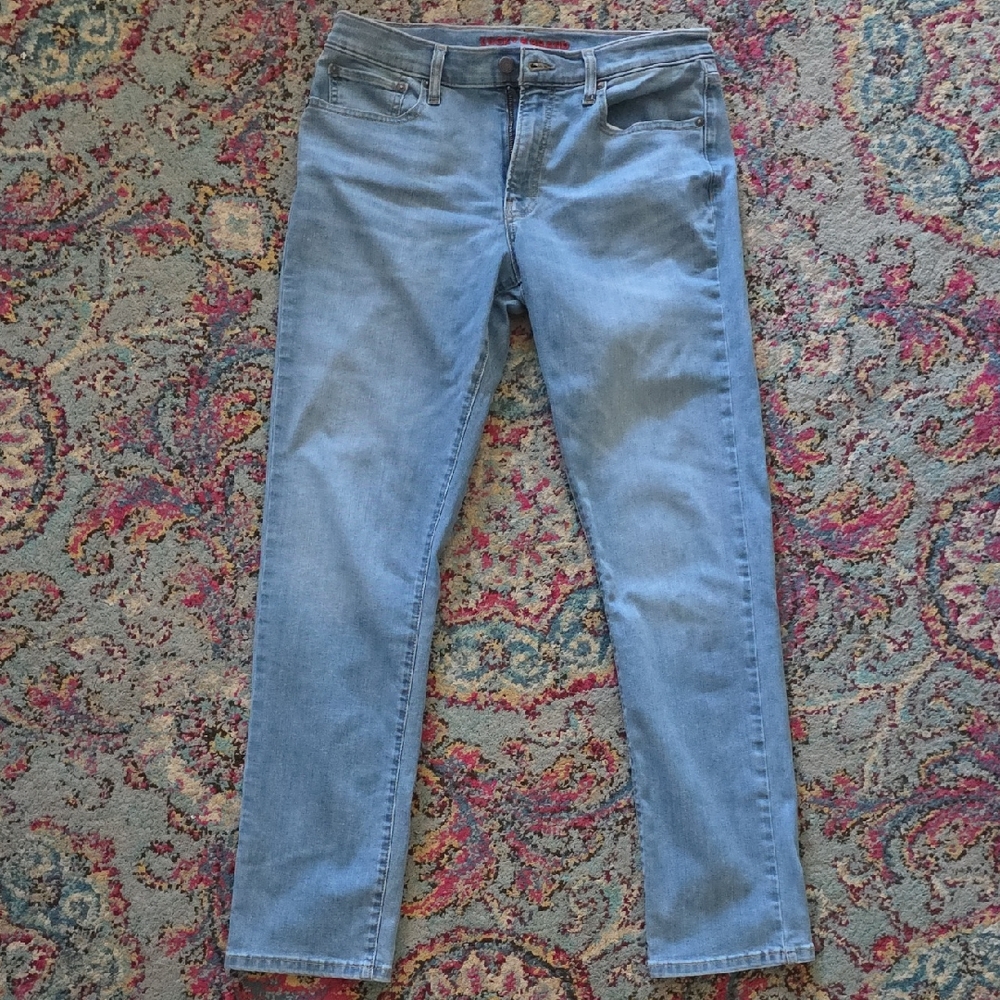 Lucky Brand Men’s Straight Jeans in Light Blue Denim